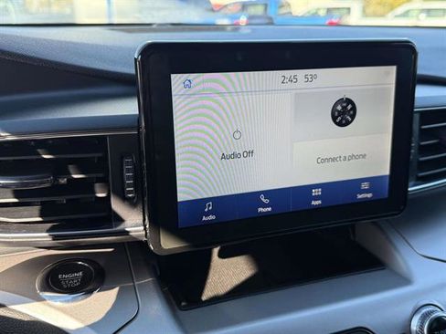 Used 2022 Ford Explorer XLT w/ Equipment Group 202A image 22