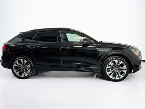 Used 2025 Audi Q8 Premium w/ Black Optic Package AWD/4WD image 4