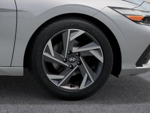 New 2025 Hyundai Elantra SEL image 8