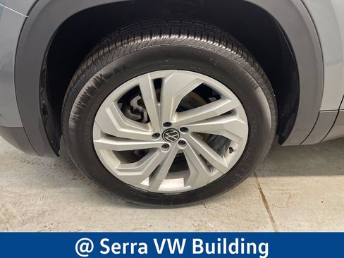 Certified 2023 Volkswagen Atlas SE w/ Panoramic Sunroof Package AWD/4WD image 11