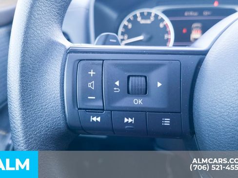 Used 2023 Nissan Rogue S image 27
