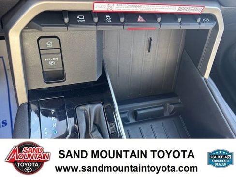Used 2025 Toyota Tundra Limited AWD/4WD image 22