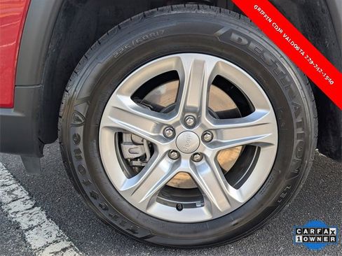 Used 2023 Jeep Compass Latitude image 13