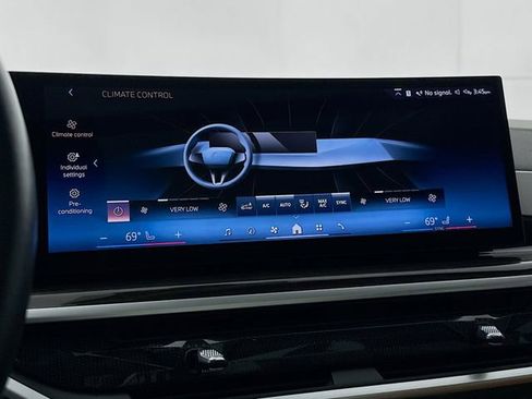 Used 2024 BMW X5 xDrive40i w/ M Sport Package image 16