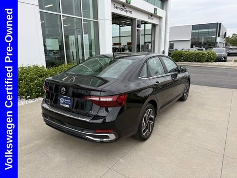Used 2023 Volkswagen Jetta SEL FWD image 6