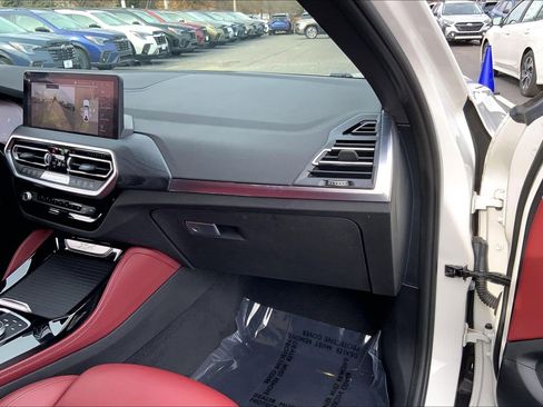 Used 2023 BMW X4 xDrive30i w/ Premium Package image 16