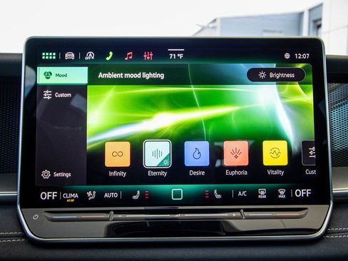 New 2026 Volkswagen Tiguan SE image 5