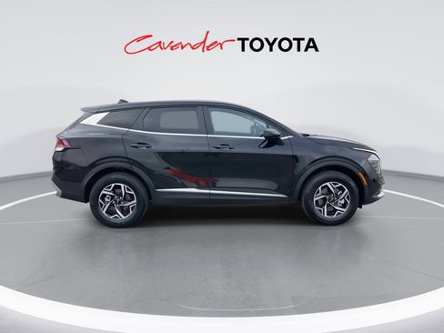 Used 2024 Kia Sportage LX image 9