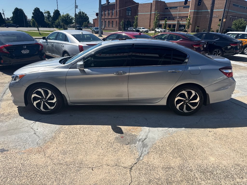 Used 2017 Honda Accord EX-L image 7