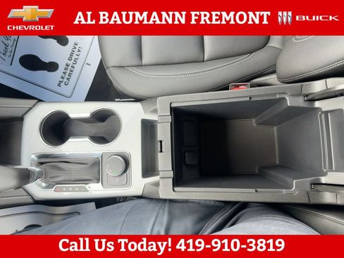 Used 2024 Chevrolet Blazer LT w/ Midnight/Sport Edition FWD image 19