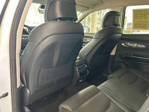 Used 2025 Genesis GV70 2.5T AWD/4WD image 40