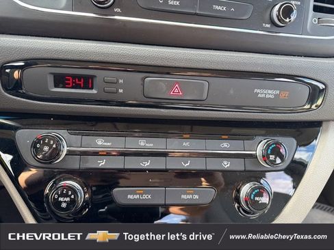 Used 2018 Kia Sedona L image 28