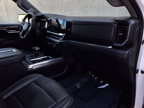 Used 2022 Chevrolet Silverado 1500 LTZ w/ LTZ Convenience Package II image 22