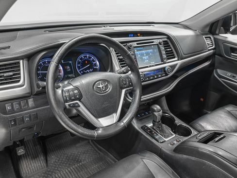 Used 2018 Toyota Highlander Limited image 15