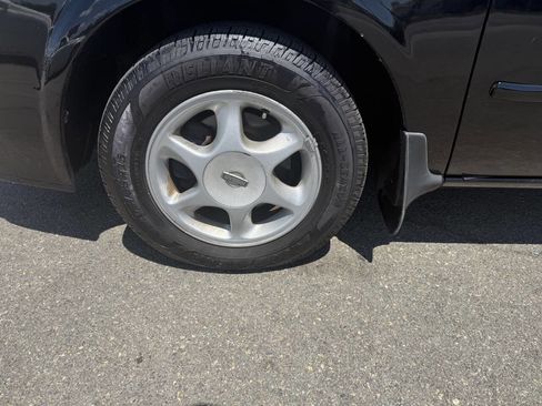 Used 1996 Nissan Maxima SE FWD image 10