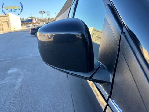 Used 2020 Dodge Grand Caravan SXT image 14