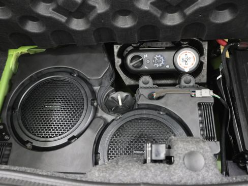 Used 2015 Dodge Challenger SRT Hellcat image 27