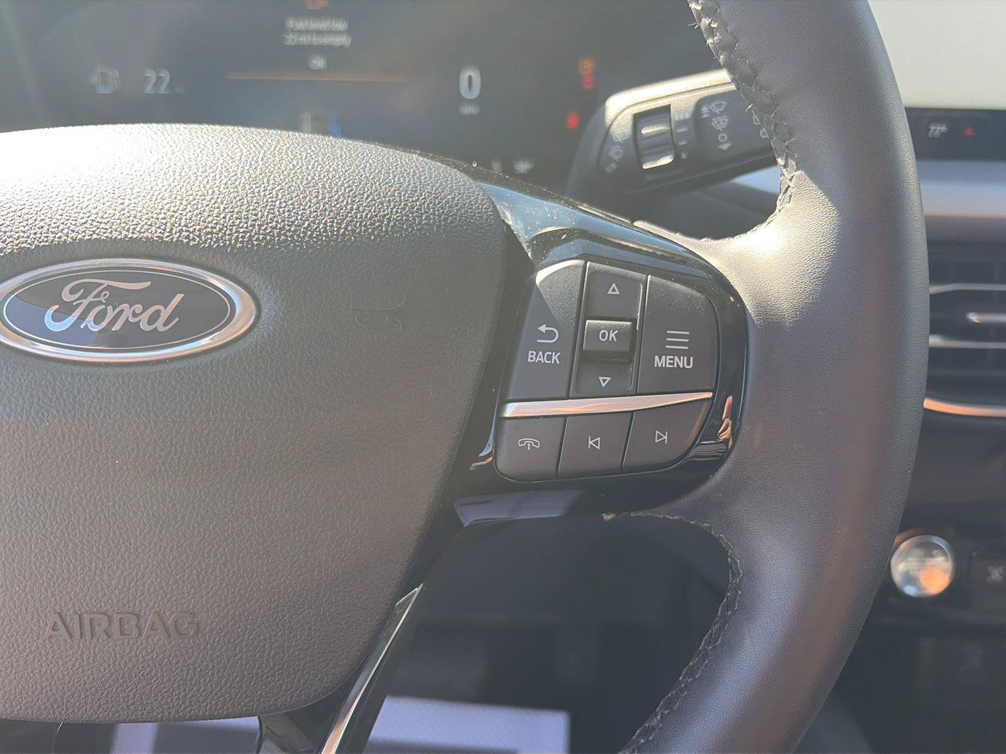 Used 2023 Ford Escape Platinum AWD/4WD image 18
