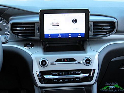 Used 2023 Ford Explorer XLT image 18