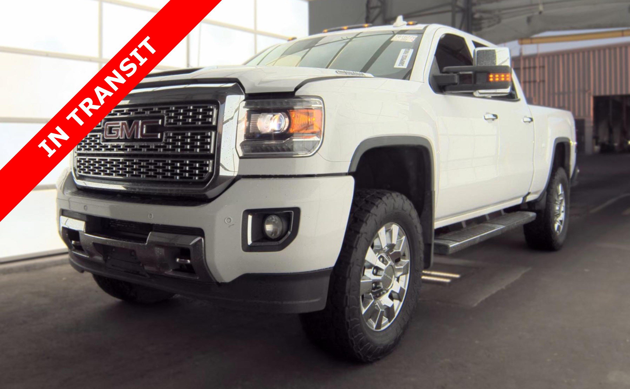 Used 2019 GMC Sierra 2500 Denali w/ Duramax Plus Package AWD/4WD image 1