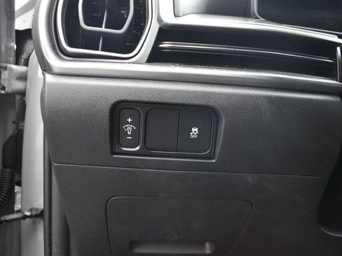 Used 2025 Kia Sorento S image 17