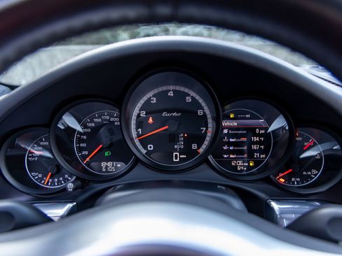 Used 2016 Porsche 911 Turbo image 35