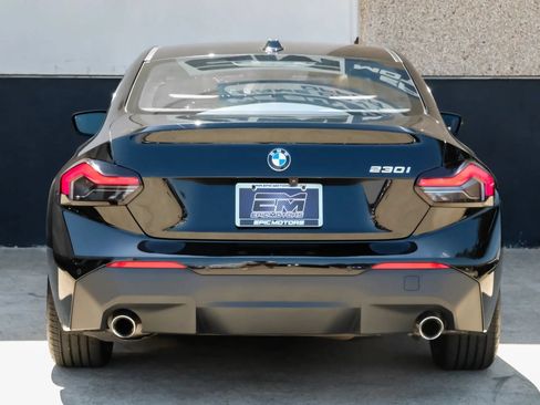 Used 2024 BMW 230i Coupe w/ Convenience Package RWD image 11