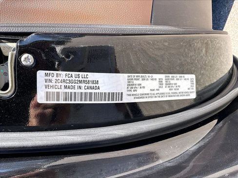 Used 2021 Chrysler Pacifica Limited AWD/4WD image 32