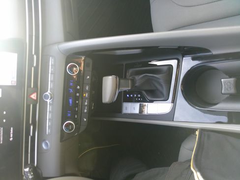 Used 2023 Hyundai Elantra SEL w/ Convenience Package image 27