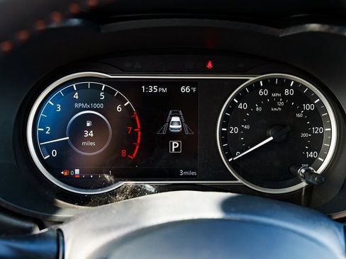 New 2025 Nissan Versa SR w/ Trunk Package image 17