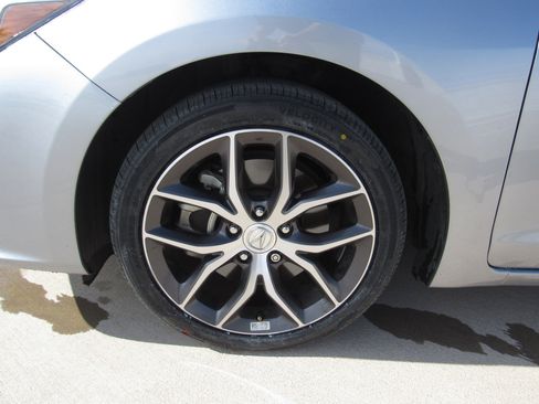 Used 2021 Acura ILX w/ Premium Package image 4