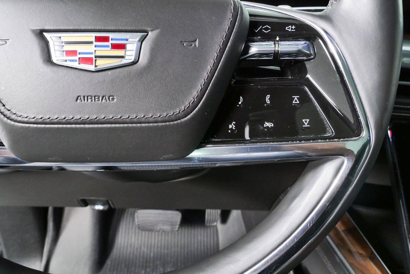 Used 2025 Cadillac Escalade ESV Sport Platinum w/ LPO, ONYX Package AWD/4WD image 10