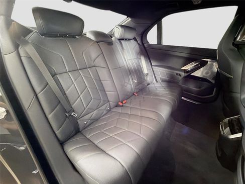 New 2026 BMW i7 xDrive60 w/ Executive Package AWD/4WD image 25