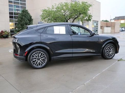 Used 2025 Ford Mustang Mach-E Premium AWD/4WD image 7