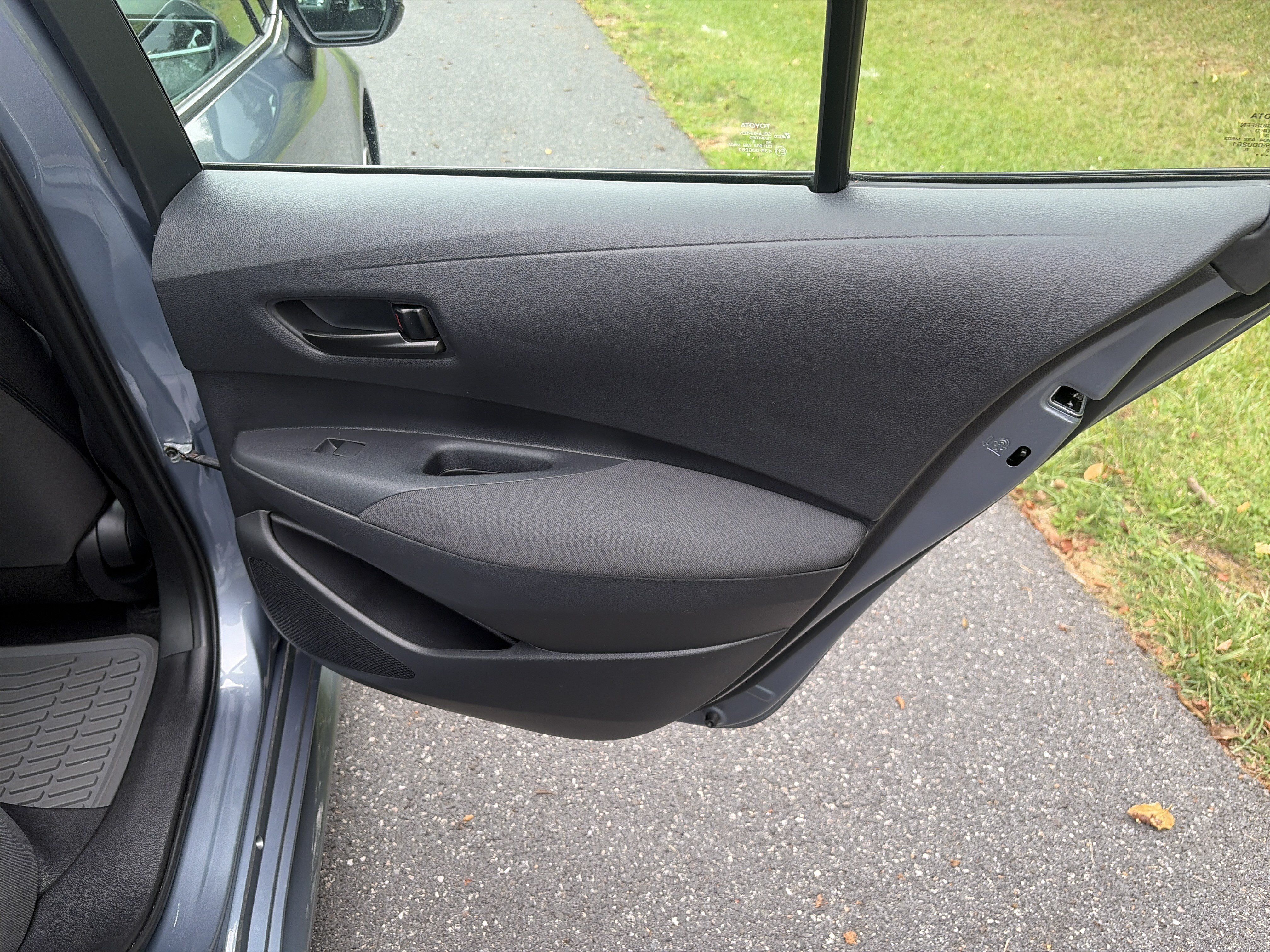 Used 2024 Toyota Corolla LE FWD image 20