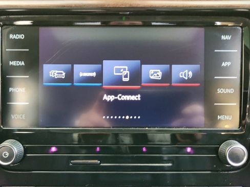 Used 2022 Volkswagen Passat 2.0T FWD image 23