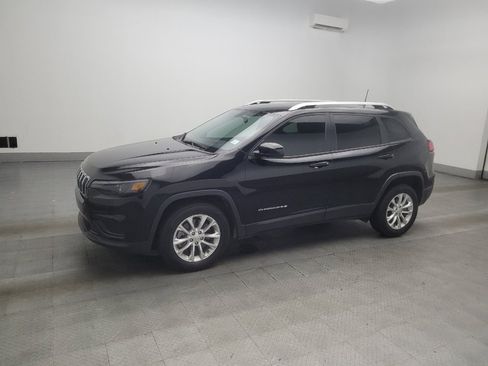 Used 2020 Jeep Cherokee Latitude FWD image 2