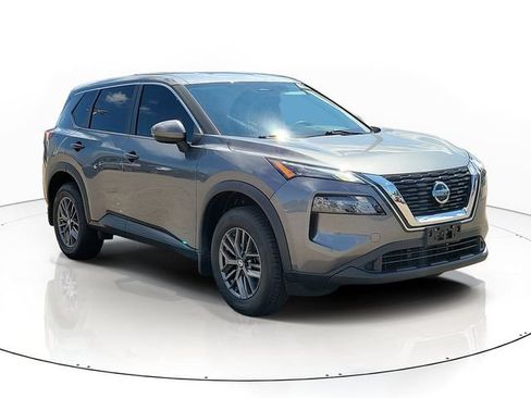 Used 2021 Nissan Rogue S FWD image 2