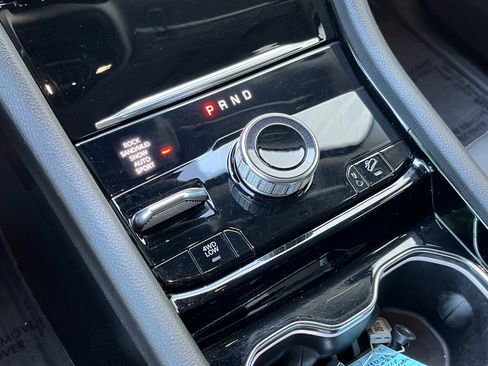 Used 2022 Jeep Grand Cherokee Limited 4xe image 27