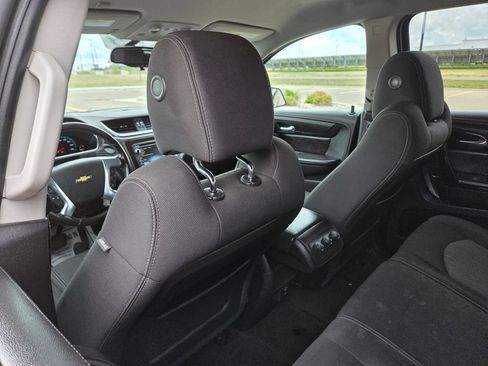 Used 2015 Chevrolet Traverse LT AWD/4WD image 43