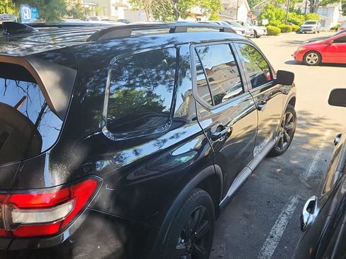 Used 2023 Honda Pilot Sport image 3