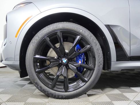 Used 2026 BMW X7 xDrive40i w/ M Sport Package image 8