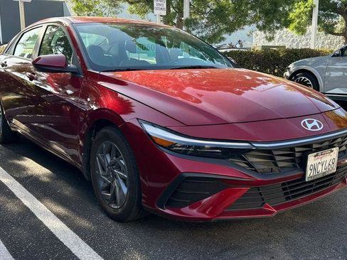 Certified 2024 Hyundai Elantra SEL FWD image 2