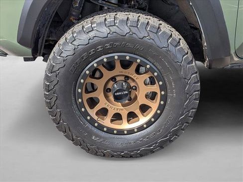 Used 2022 Toyota Tacoma TRD Off-Road AWD/4WD image 27