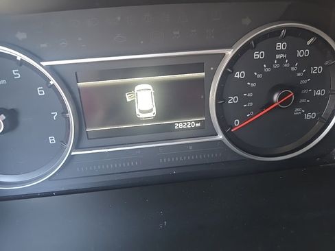 Certified 2023 Kia Sorento LX image 12