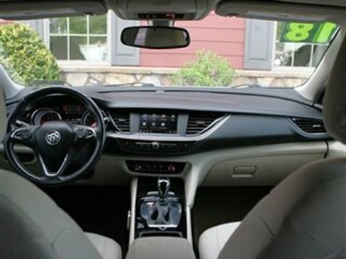 Used 2018 Buick Regal Preferred AWD/4WD image 18