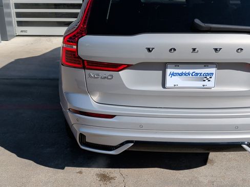Used 2025 Volvo XC60 B5 Plus image 15