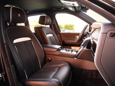 Certified 2021 Rolls-Royce Cullinan image 31