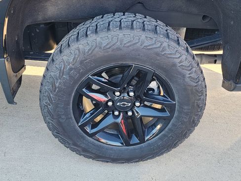 Used 2024 Chevrolet Silverado 1500 LT Trail Boss w/ LT Trail Boss Premium Package image 8