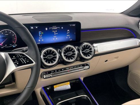 New 2026 Mercedes-Benz GLB 250 4MATIC image 6